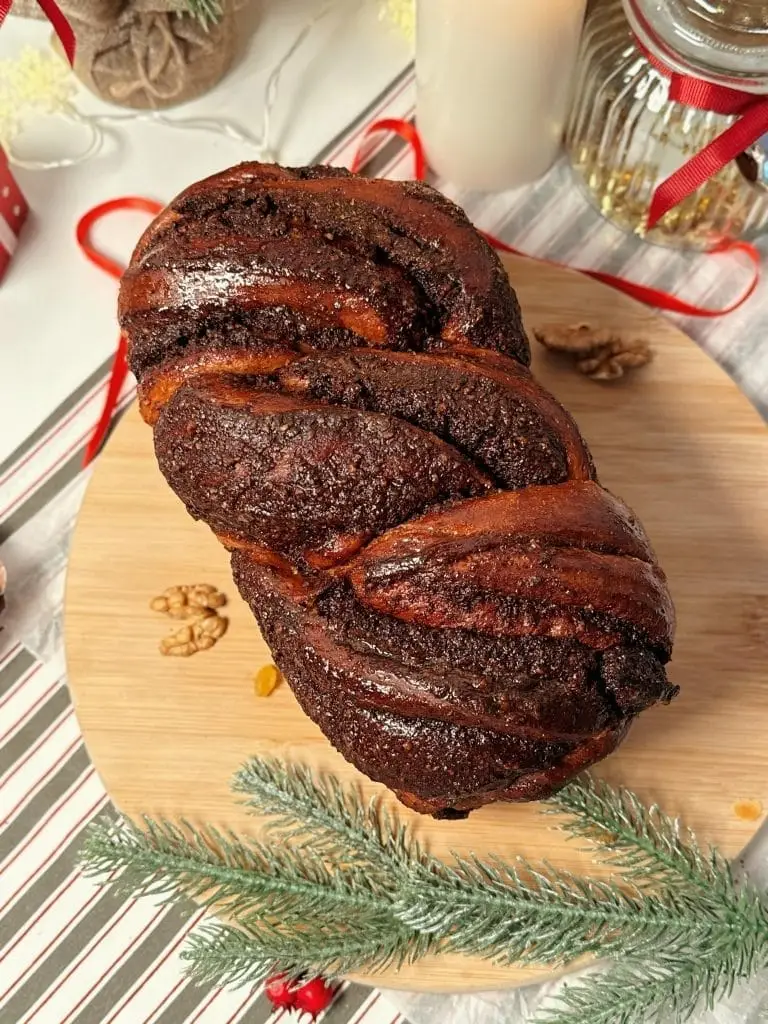 Cozonac Babka intreg insiropat cu sirop de citrice