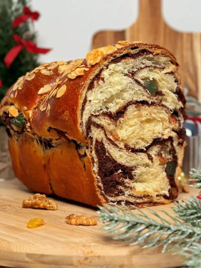 Sectiune cozonac traditional Romanesc